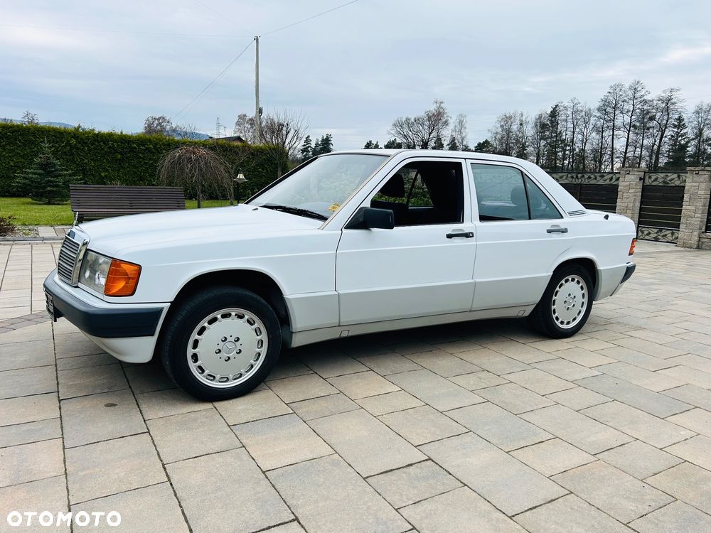 Mercedes-Benz W201 (190) - 2