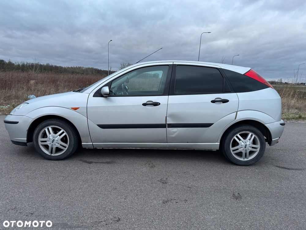 Ford Focus 1.8 DI Futura - 5