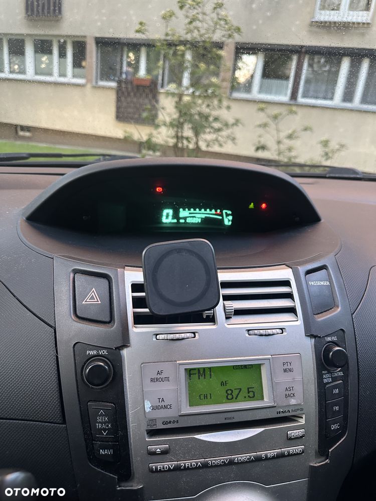 Toyota Yaris 1.3 Sol - 23