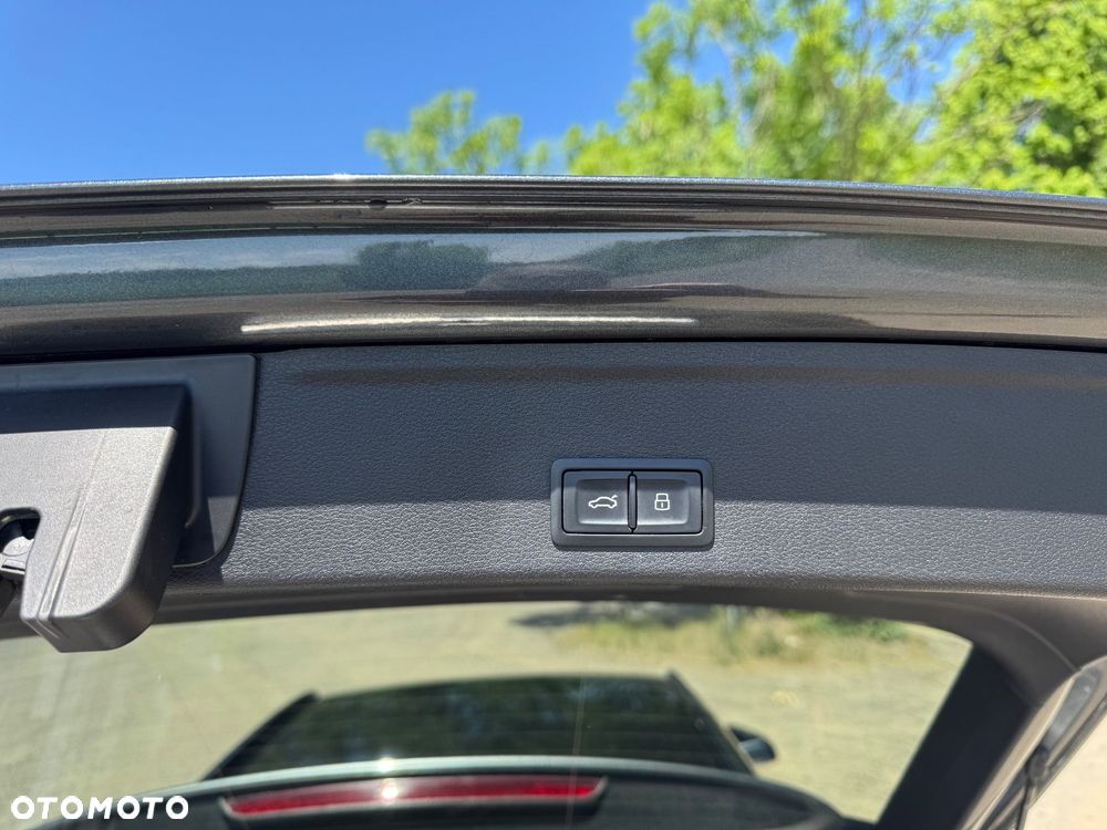 Audi A4 Avant 40 TDI S tronic S line - 9