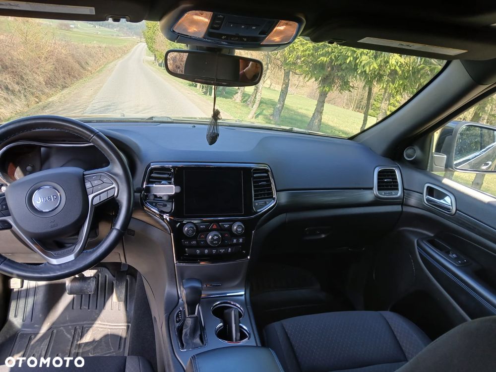 Jeep Grand Cherokee - 10