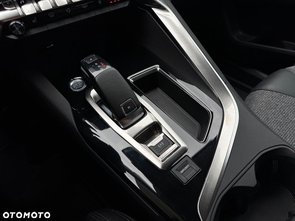 Peugeot 3008 1.6 PureTech GPF Allure S&S EAT8 - 13