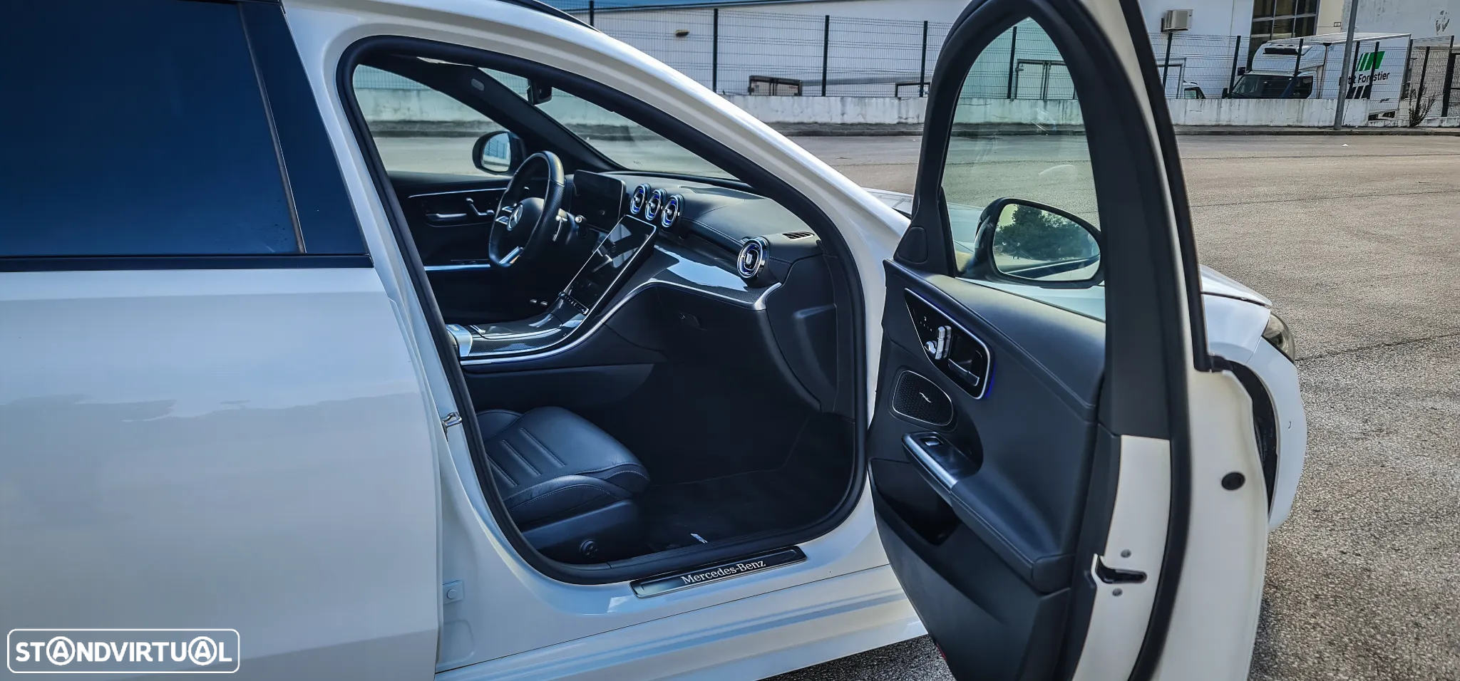 Mercedes-Benz C 300 e AMG Line - 42