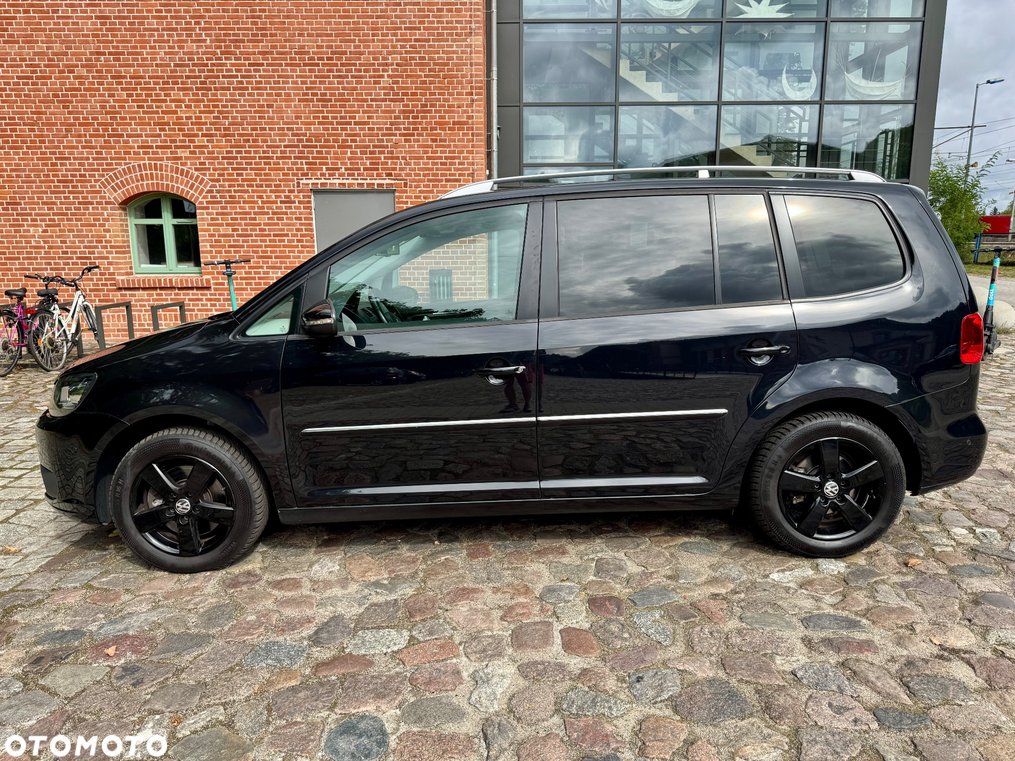 Volkswagen Touran 2.0 TDI DPF Highline DSG - 13