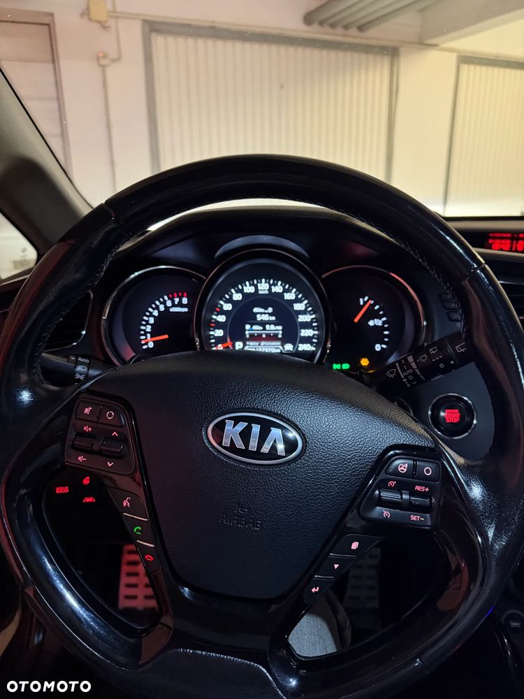 Kia Ceed - 8
