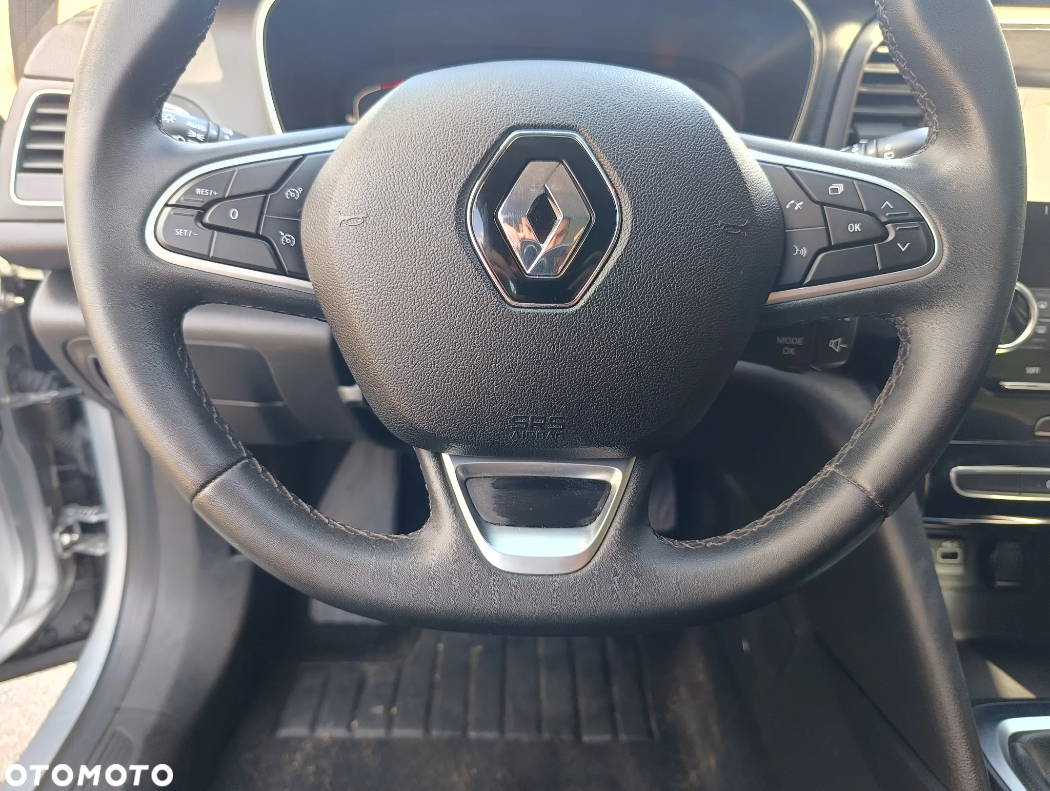 Renault Megane 1.5 Blue dCi Limited - 9