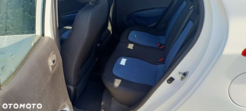 Hyundai i10 1.0 YES Gold - 12