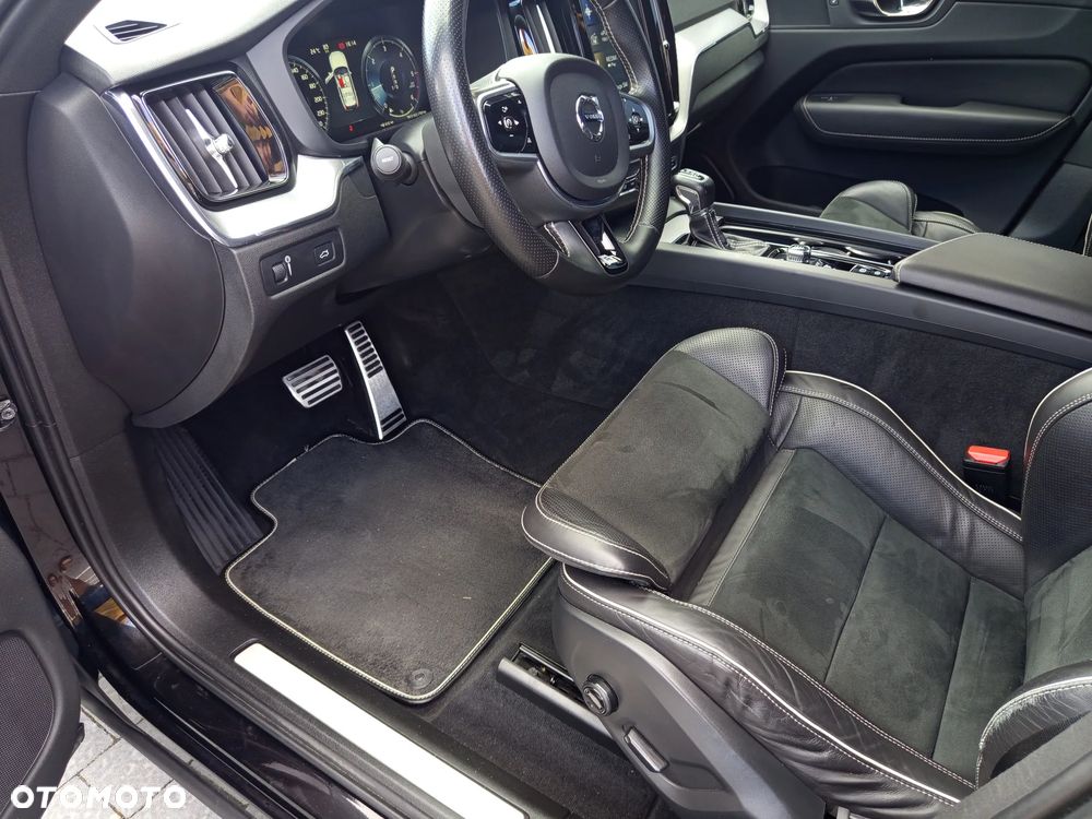 Volvo XC 60 D4 R-Design - 13