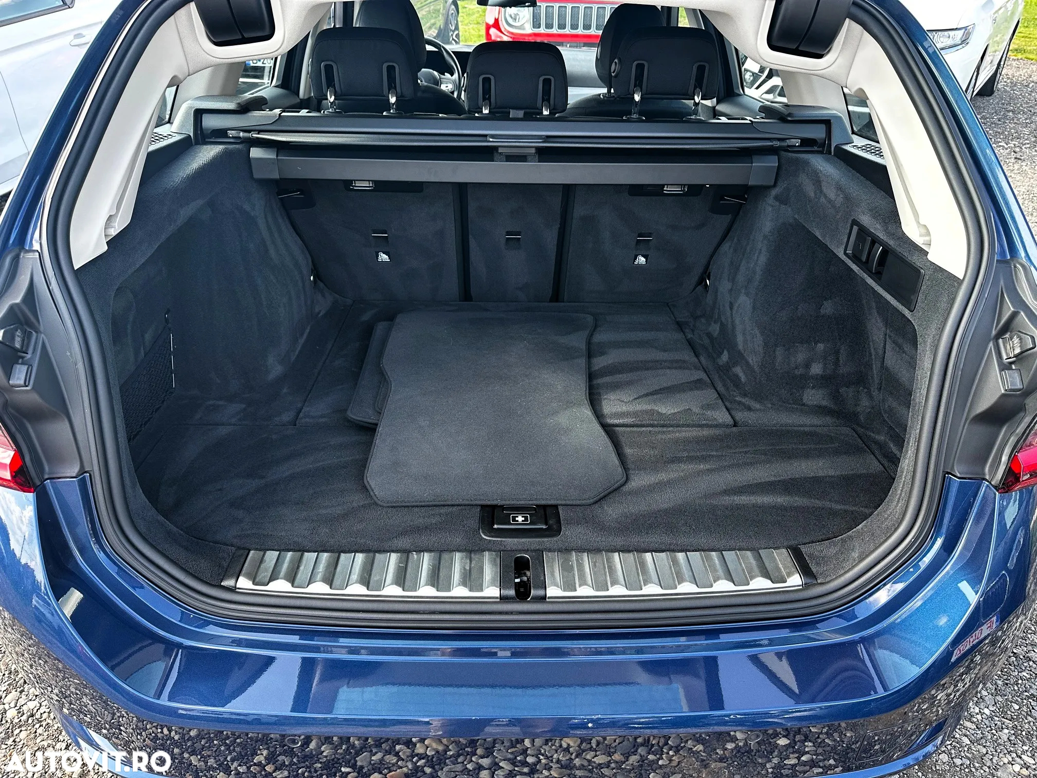 BMW Seria 3 318d Touring Aut. Sport Line - 10