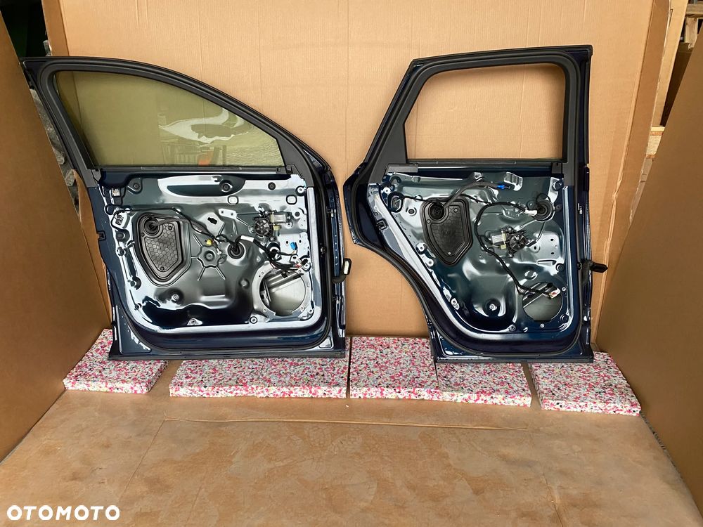 AUDI Q3 83A komplet drzwi przód tył lewe na lewą st. kolor B9 B9 LX5E 32km - 17