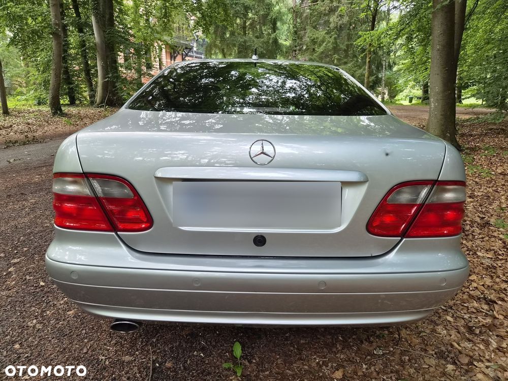 Mercedes-Benz CLK - 9
