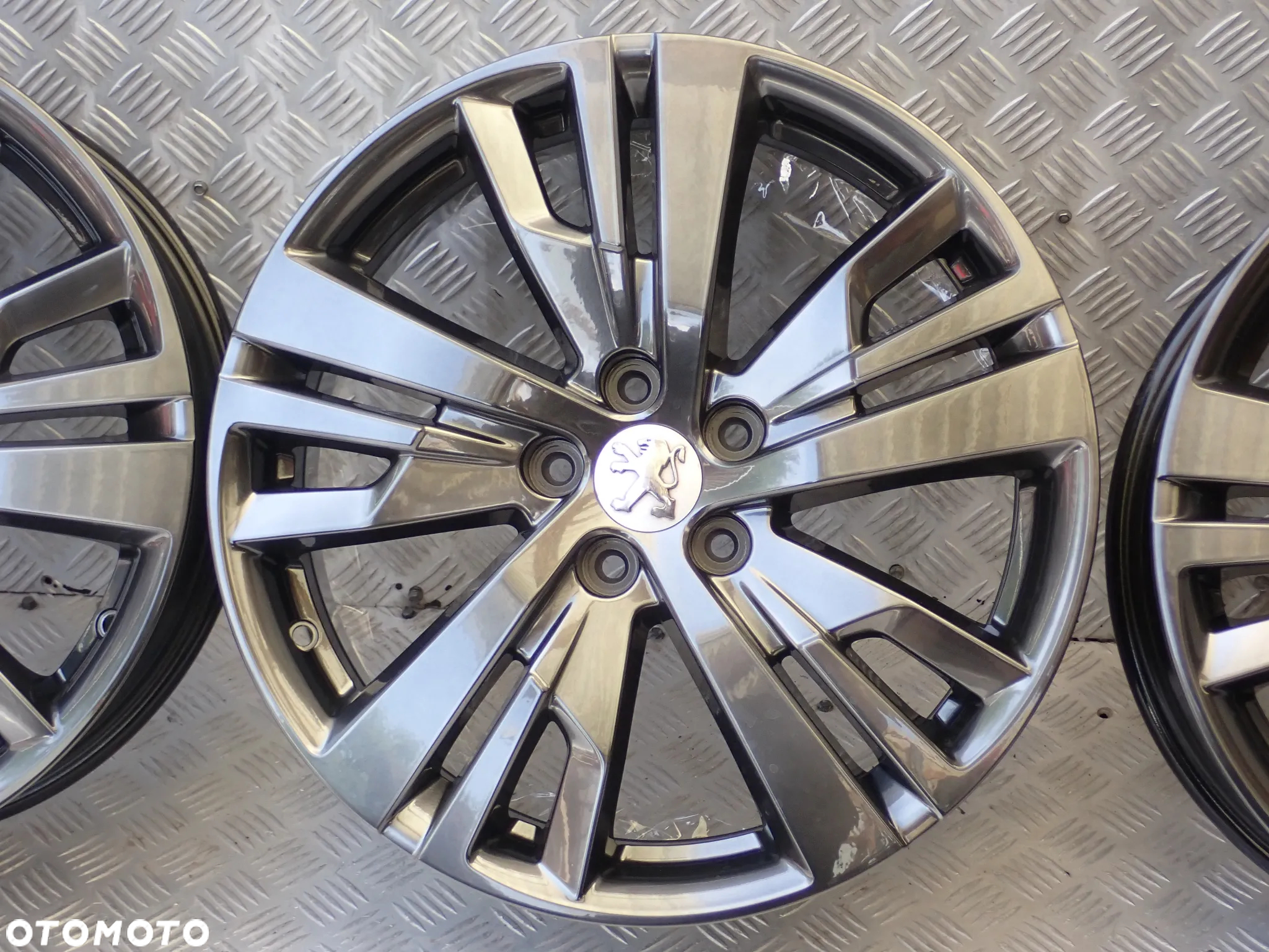FELGI ALUMINIOWE PEUGEOT 3008 / 5008 7,5JX18  ET 49  5X108  9809687377  3000 ZŁ  (OVO) - 5