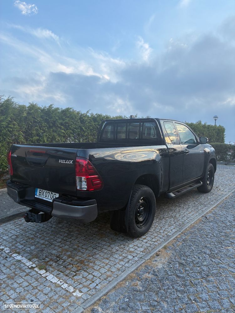 Toyota Hilux 2.4 D-4D 4WD CD CH Aut. - 13
