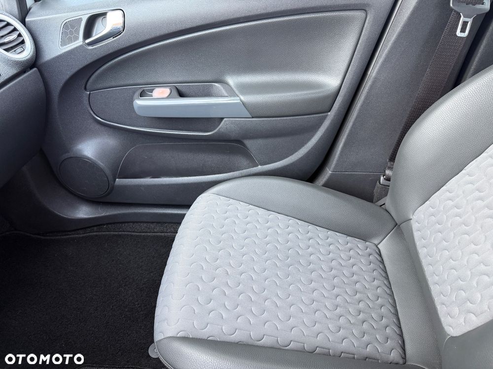 Opel Corsa 1.4 16V Cosmo - 3