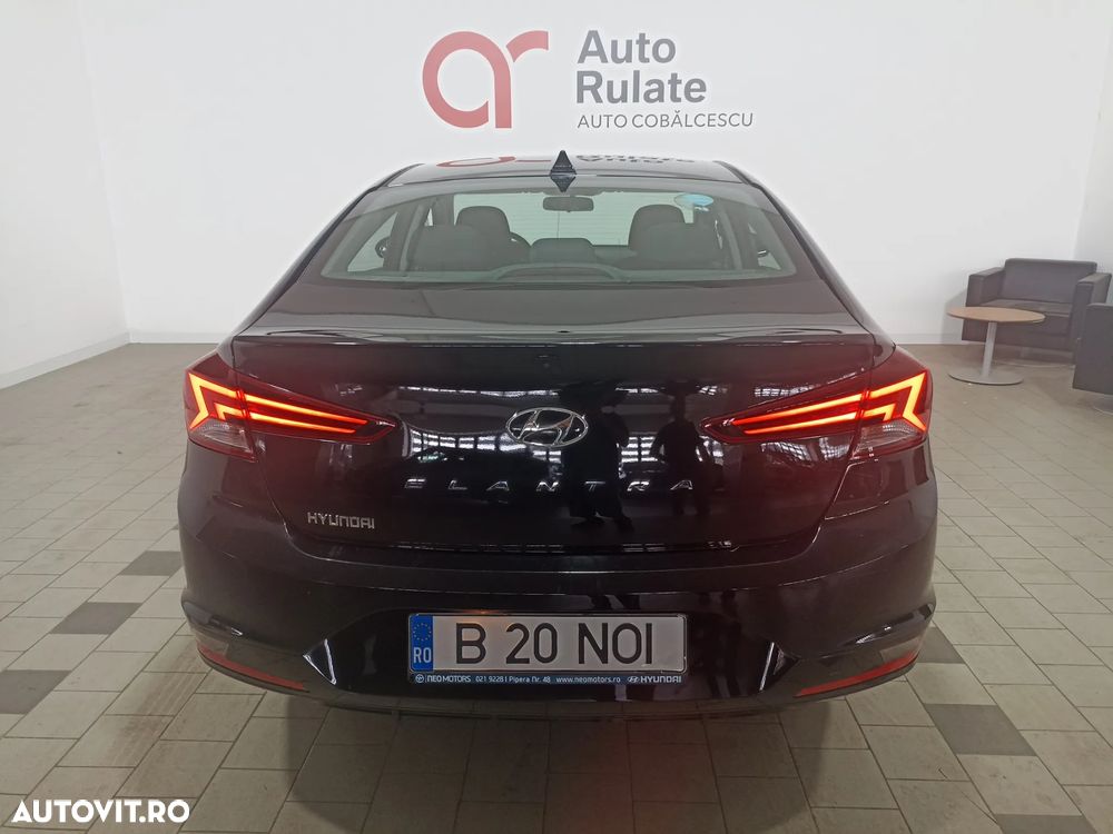 Hyundai Elantra 1.6 MPi Exclusive - 6