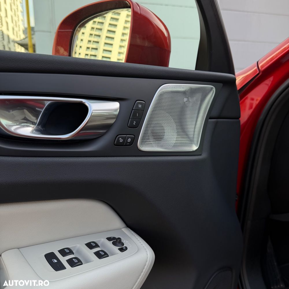 Volvo XC 60 T6 AWD Recharge Geartronic Inscription Expression - 19