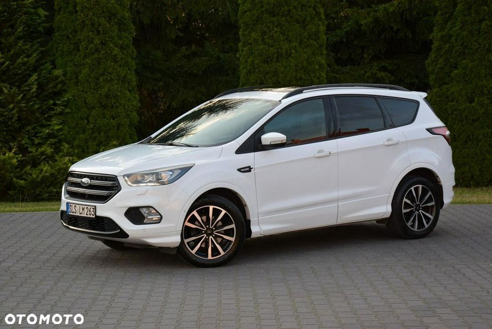 Ford Kuga 1.5 EcoBoost 2x4 ST-Line - 3