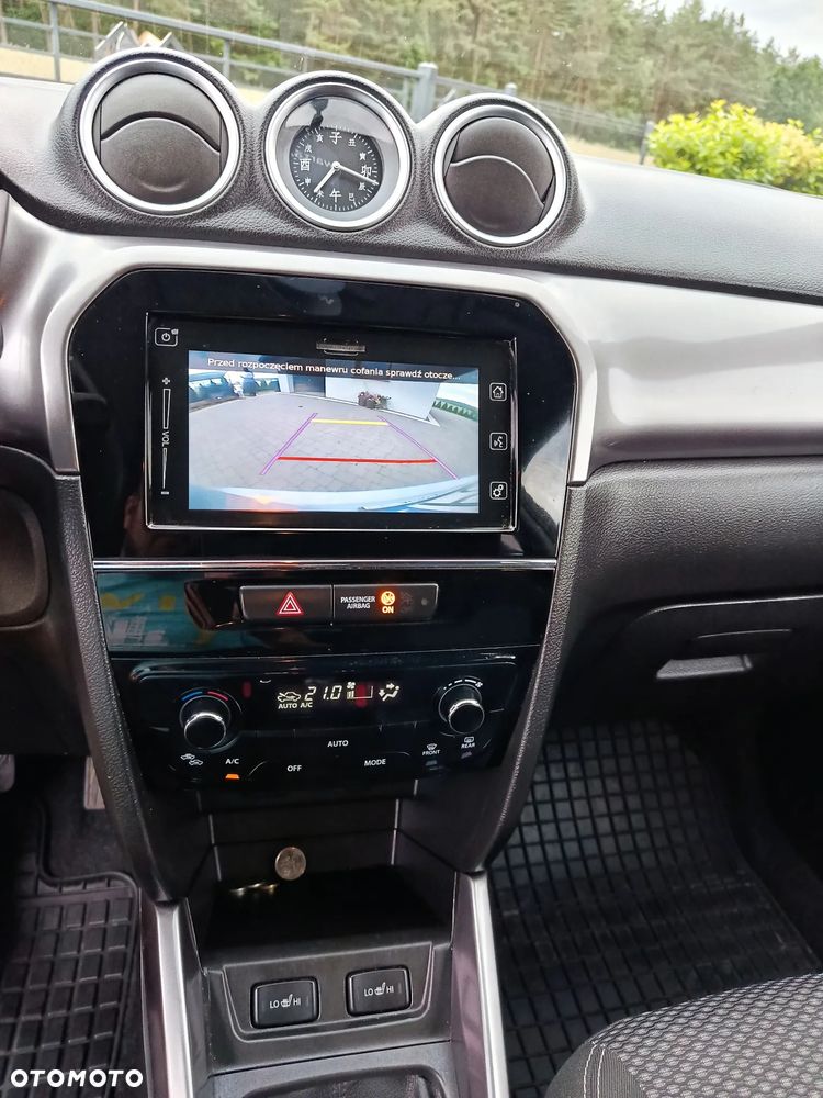 Suzuki Vitara 1.0 Boosterjet Premium 2WD - 11