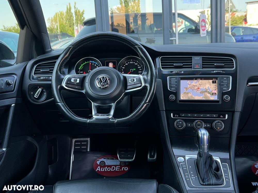 Volkswagen Golf - 9