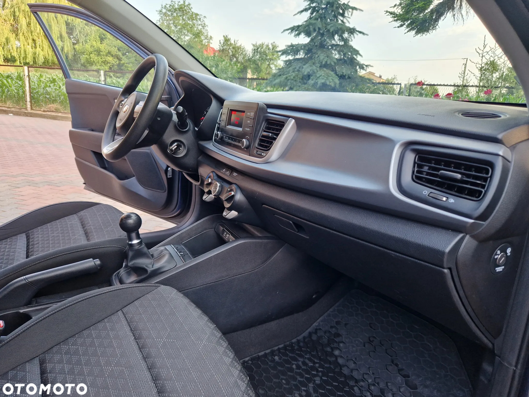 Kia Rio 1.2 L - 28