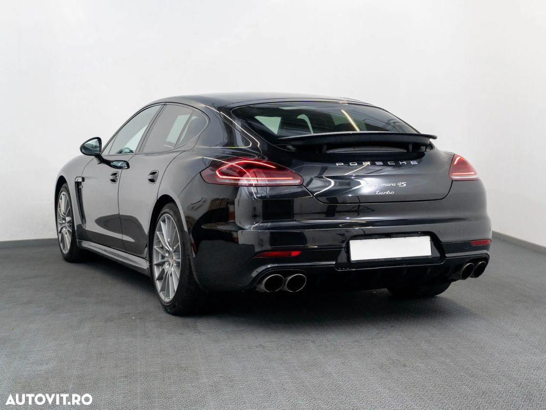 Porsche Panamera - 3