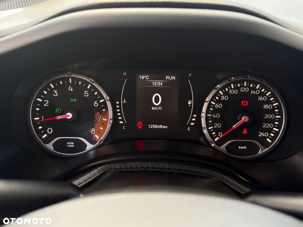 Jeep Renegade 1.6 E-torQ Longitude Adventure Edition - 25