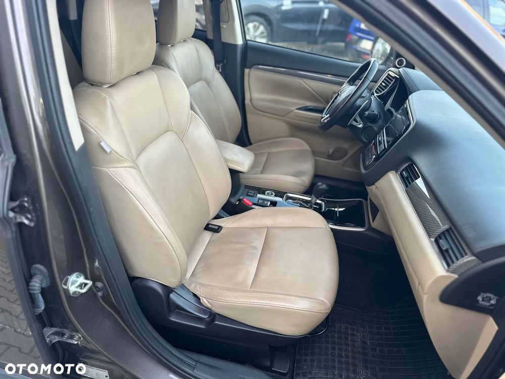 Mitsubishi Outlander 2.0 Instyle SDA 4WD CVT - 16