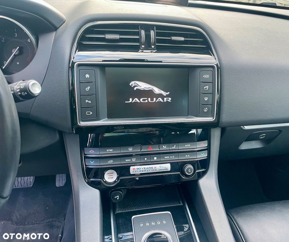 Jaguar F-Pace - 19