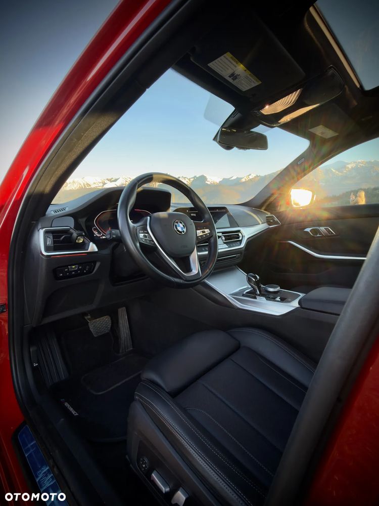 BMW Seria 3 330i M Sport - 29