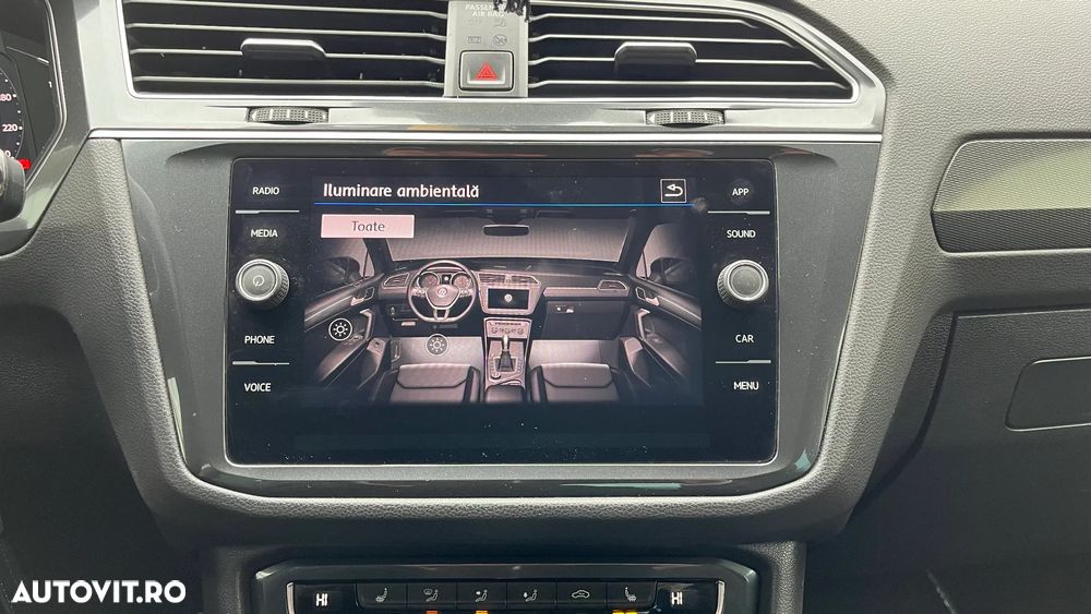 Volkswagen Tiguan - 38