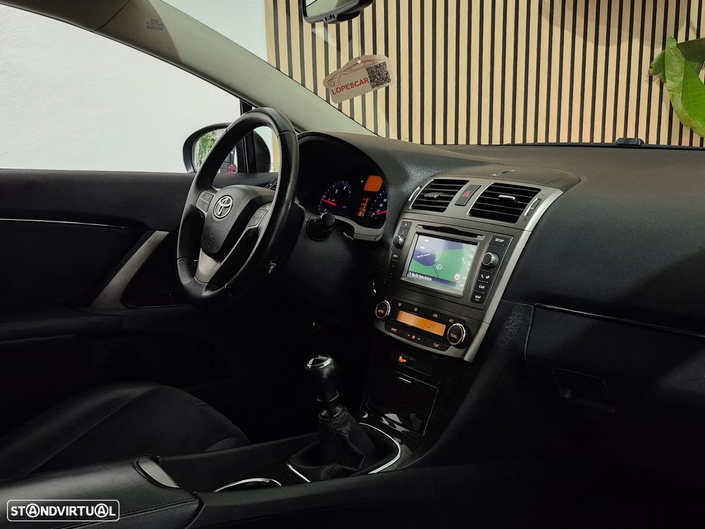 Toyota Avensis SW 2.0 D-4D Exclusive - 24