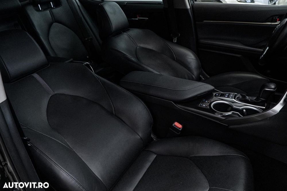 Toyota Camry 2.5 Exclusive - 41