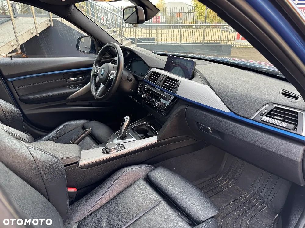 BMW Seria 3 318i M Sport Shadow - 22