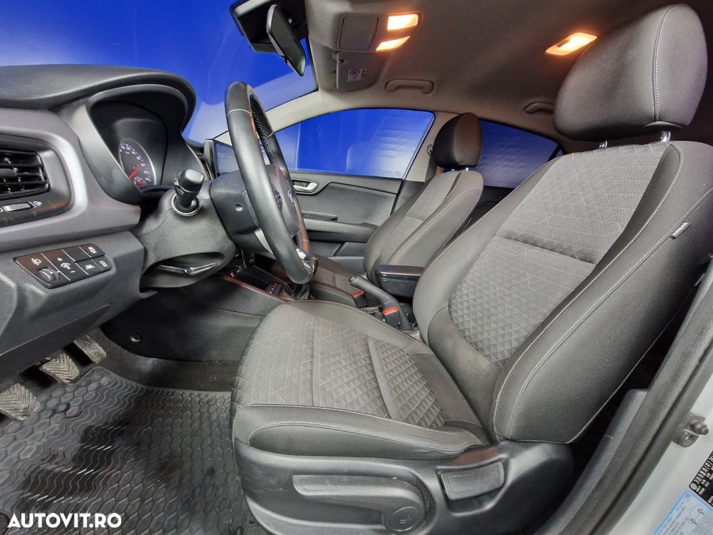 Kia Rio - 11