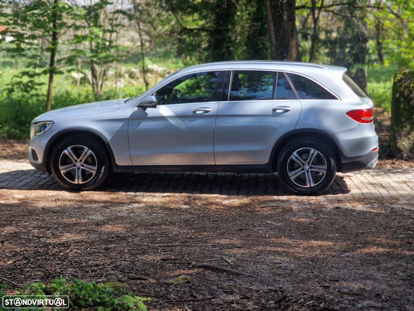 Mercedes-Benz GLC 220 d 4Matic 9G-TRONIC AMG Line - 27