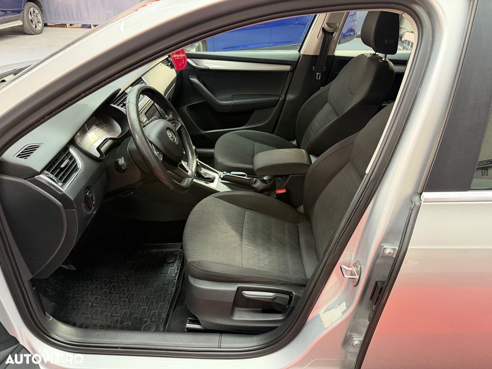 Skoda Octavia 2.0 TDI DSG Ambition - 10