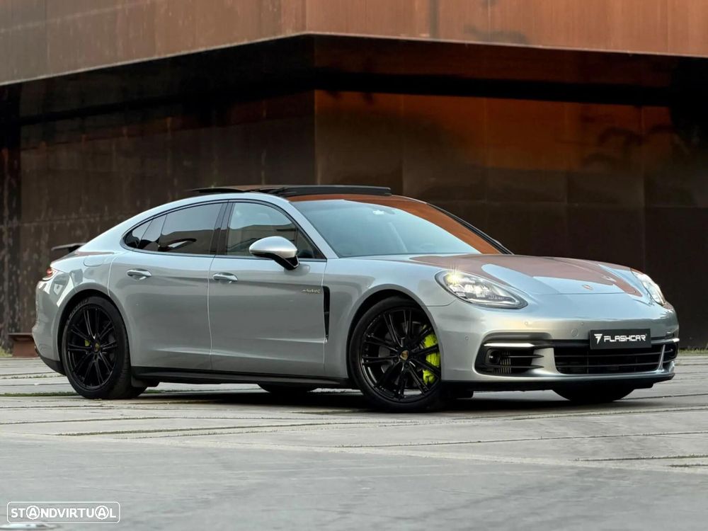Porsche Panamera 4 E-Hybrid - 33