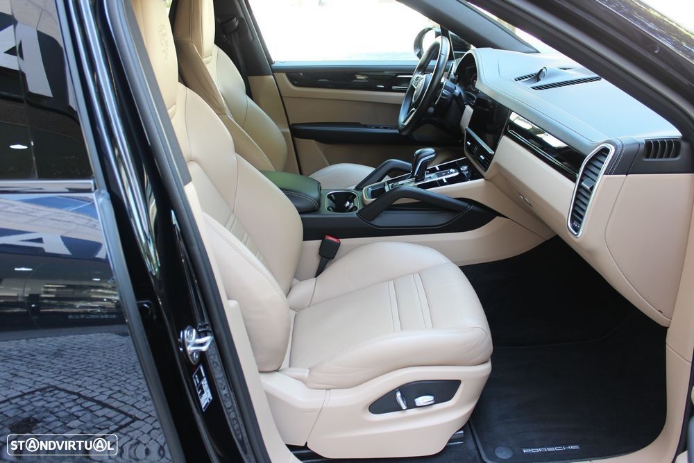 Porsche Cayenne Coupé E-Hybrid - 30