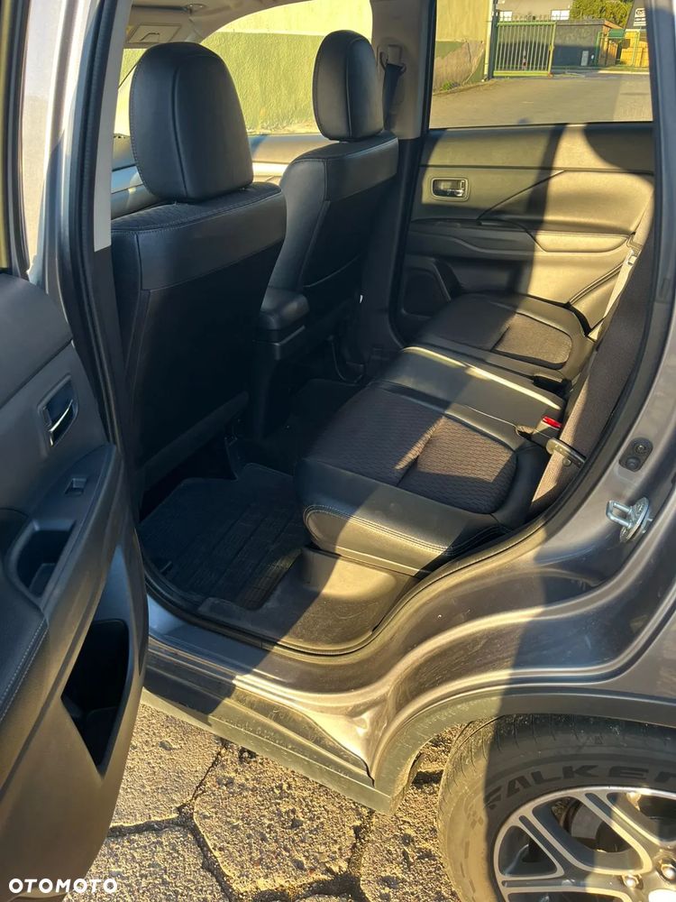 Mitsubishi Outlander 2.0 Intense 4WD CVT - 16