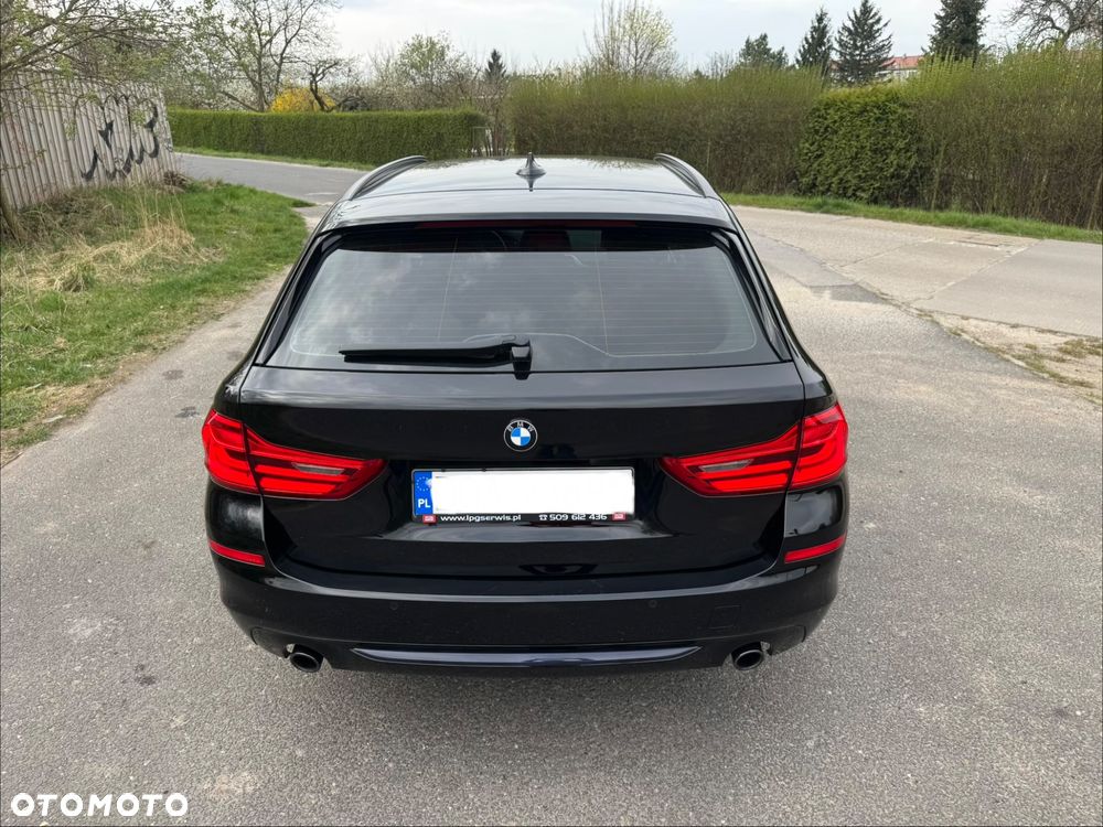 BMW Seria 5 520d Sport - 6