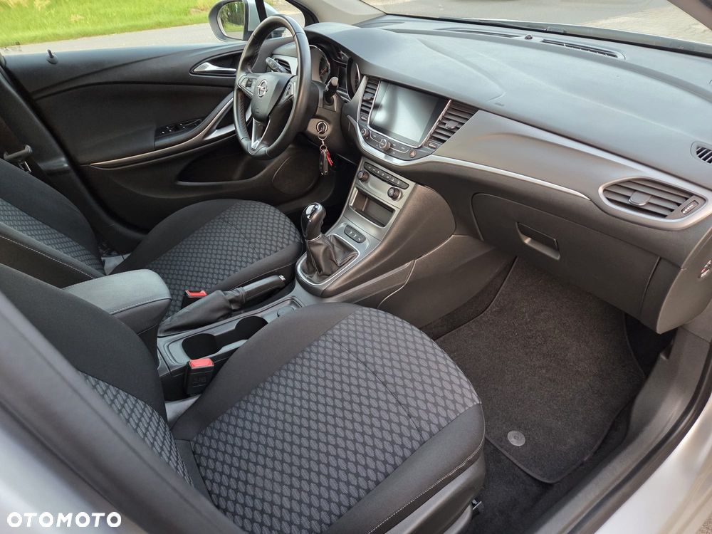 Opel Astra 1.6 CDTI Essentia S&S - 13