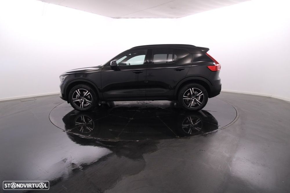 Volvo XC 40 2.0 B3 Plus Dark - 4
