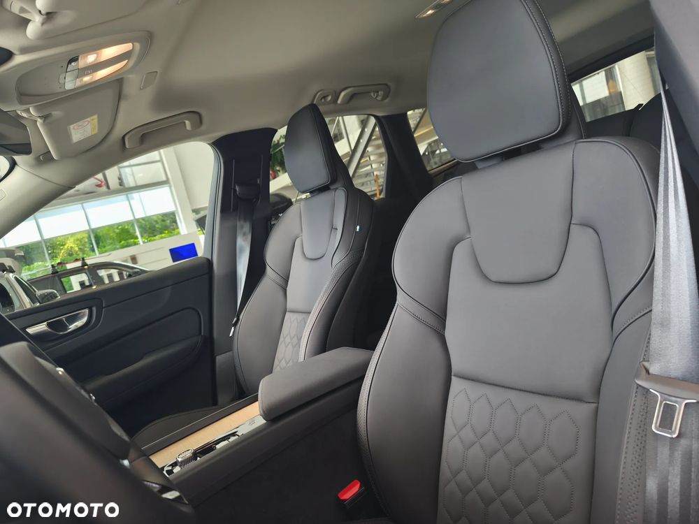 Volvo XC 60 B5 B AWD Plus Dark - 15