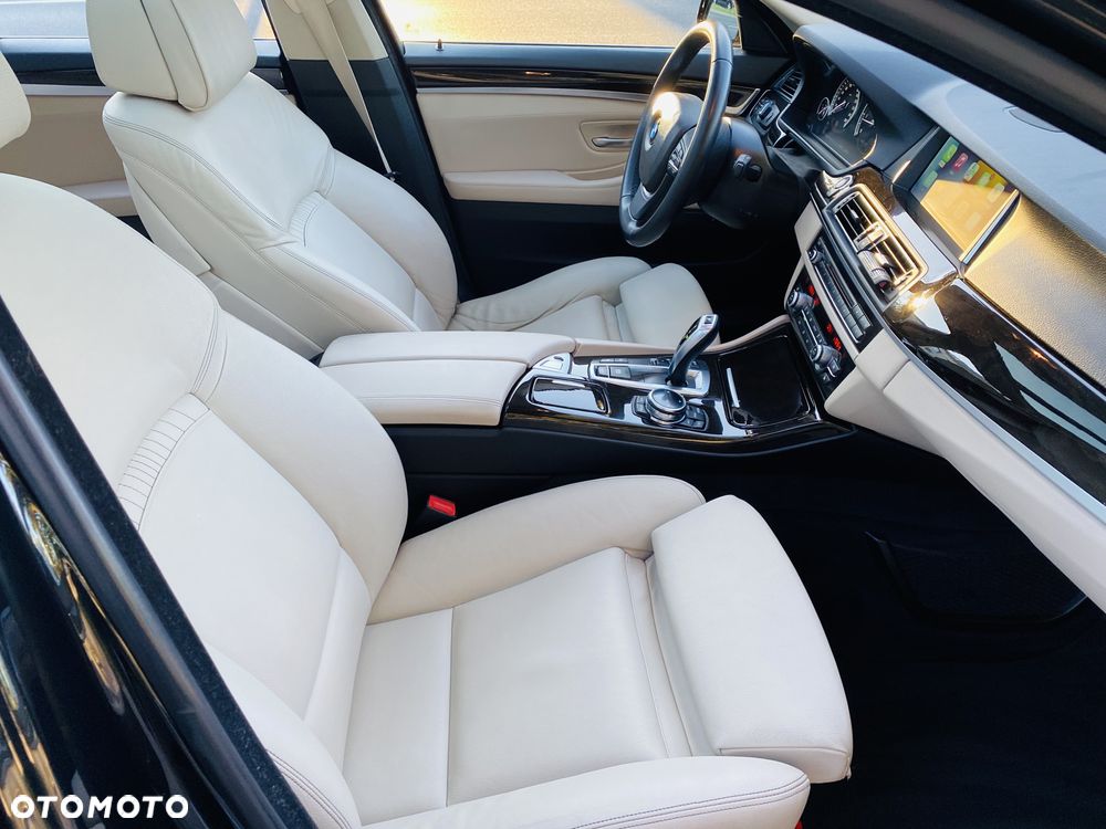 BMW Seria 5 525d xDrive Luxury Line - 8