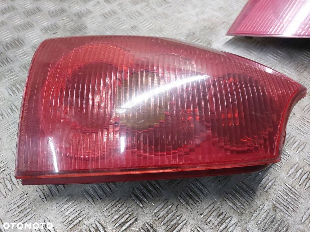 LAMPA LEWY TYŁ + PRAWY TYŁ PEUGEOT 307 I KOMBI 26674T0206 - 6