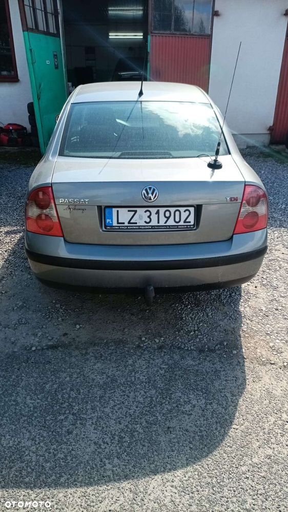 Volkswagen Passat 1.9 TDI Basis - 3