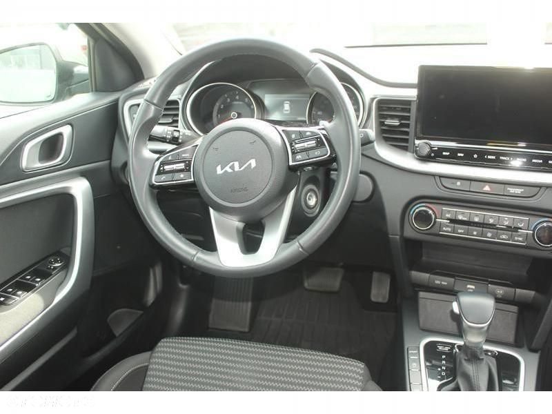 Kia Ceed - 21