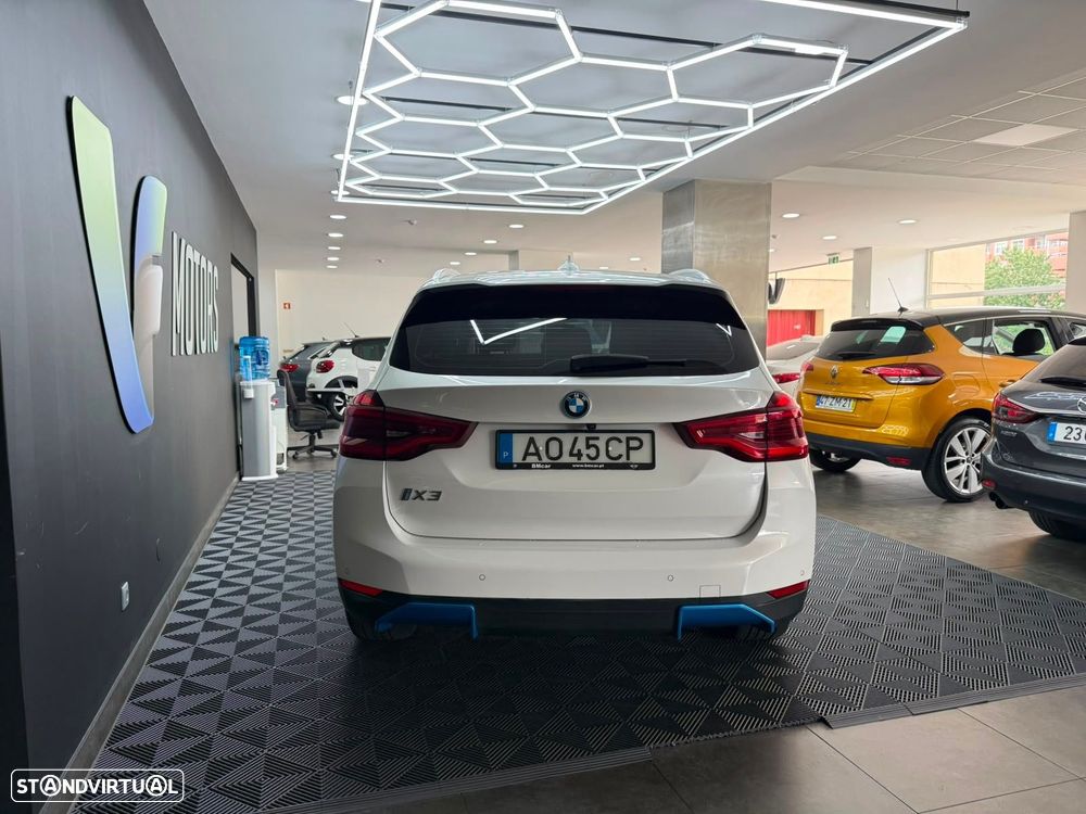 BMW iX3 Impressive - 9