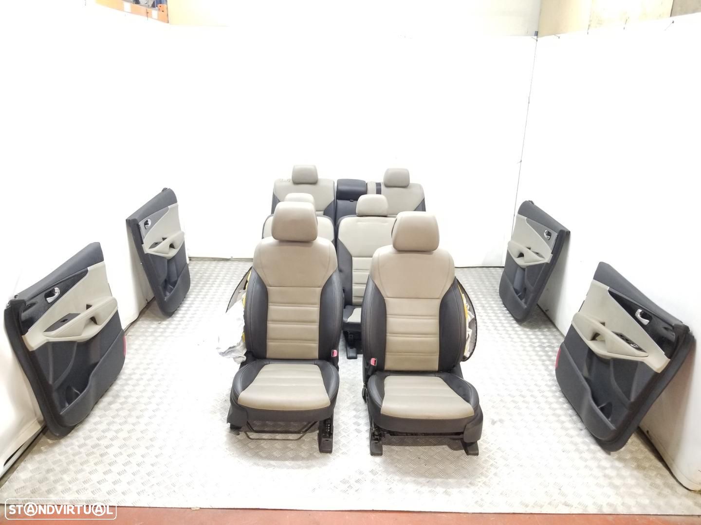 CONJUNTO COMPLETO DE BANCOS KIA SORENTO UM - 1