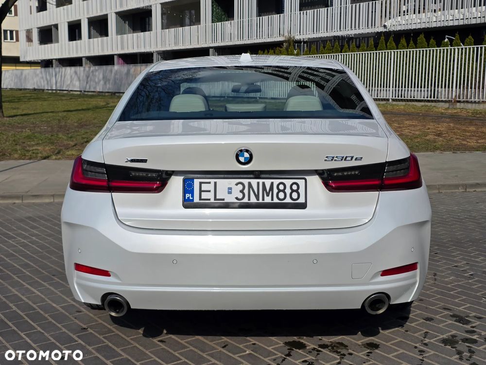 BMW Seria 3 330e xDrive M Sport - 31